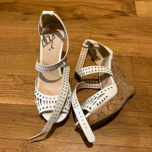 Qupid White Wedge Sandals 7.5 Geometric Cutout Cork Heel Summer Chic